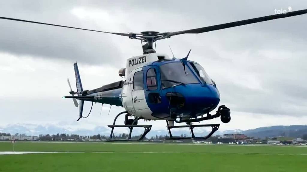 Der Helikopterpilot im Dienst der Polizei