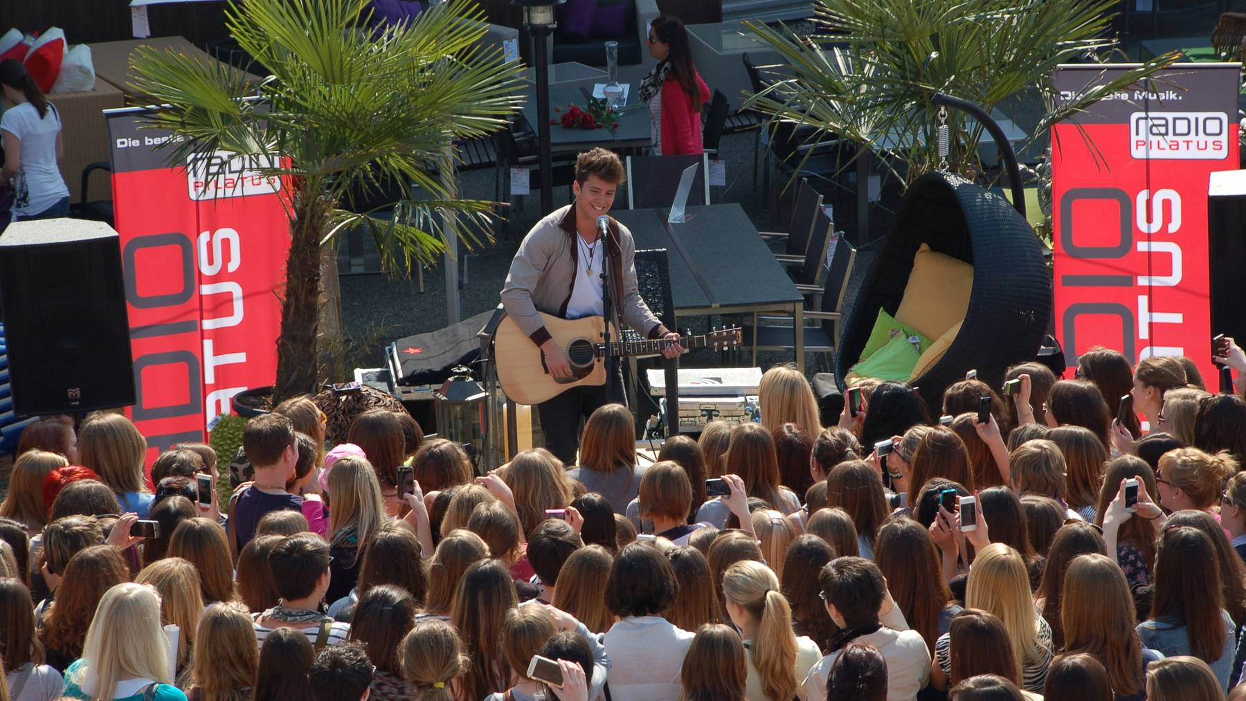 Bastian Baker verzaubert die Mädchenherzen