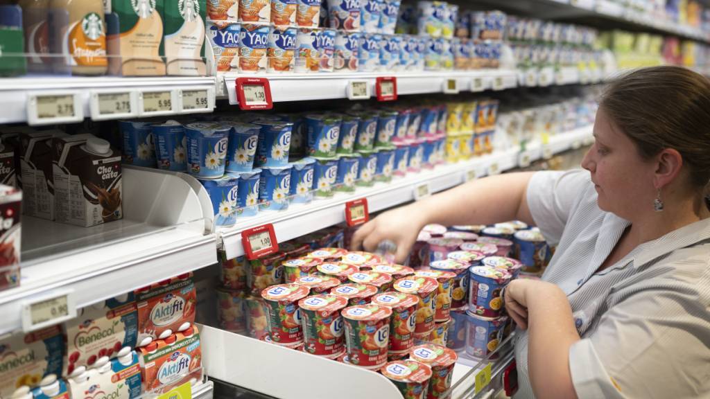 Im Oktober machte der Schweizer Detailhandel etwas mehr Umsatz mit Nahrungsmitteln. (Archivbild)