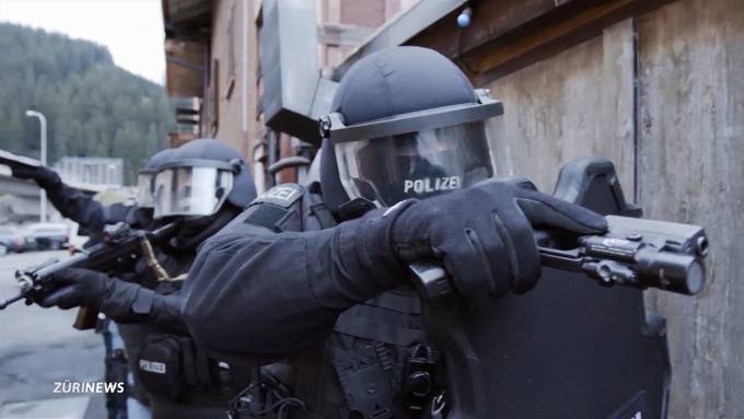 Aufwendigen Actionfilm produziert: Schwyzer Polizei sucht Nachwuchs