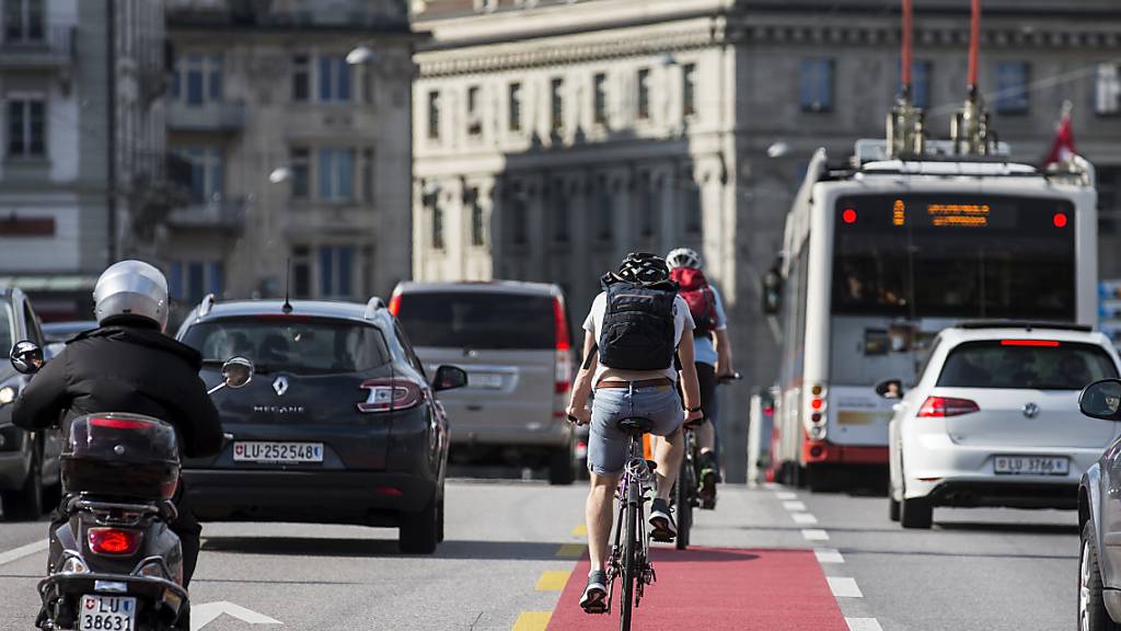 Die Luzerner Kantonsregierung will sich einen Gesamtblick auf die Mobilität verschaffen. (Archivbild)