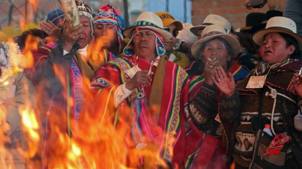 Wir schreiben das Jahr 5524: Uhreinwohner der Aymara in Bolivien feiern die Wintersonnenwende.