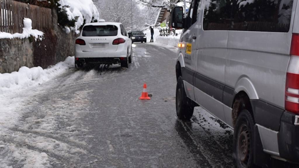 Die Kantonspolizei Graubünden ermittelt den genauen Unfallhergang.