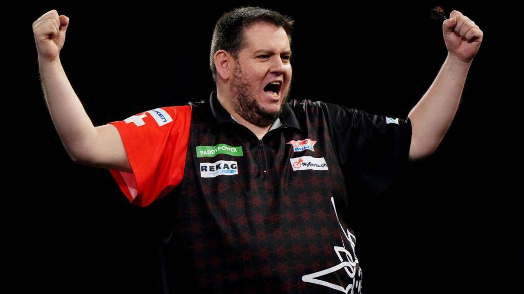 Stefan Bellmont zelebriert seinen historischen WM-Sieg