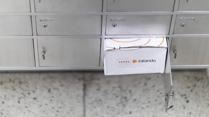 Zalando-Pakete für 170'000 Franken bestellt – Betrüger muss Schweiz verlassen