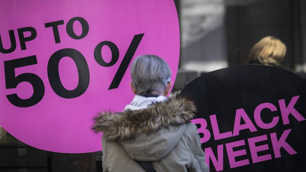 Der Schweizer Detailhandel legte im November leicht zu. Er profitierte von den Aktionen rund um den Black Friday. (Archivbild)