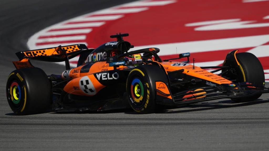 Oscar Piastri im McLaren hält Teamkollege Lando Norris in Schach und holt die Pole-Position