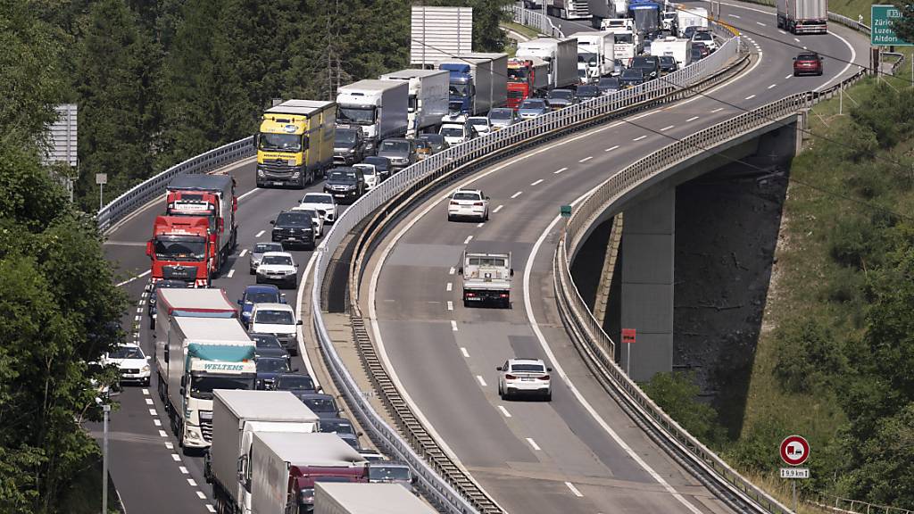 Zahl der neu zugelassenen Nutzfahrzeuge in Europa steigt weiter (Symbolbild)