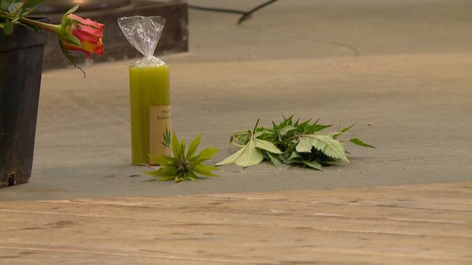 Hanf-Ueli mit Trauerfeier im Grossmünster verabschiedet
