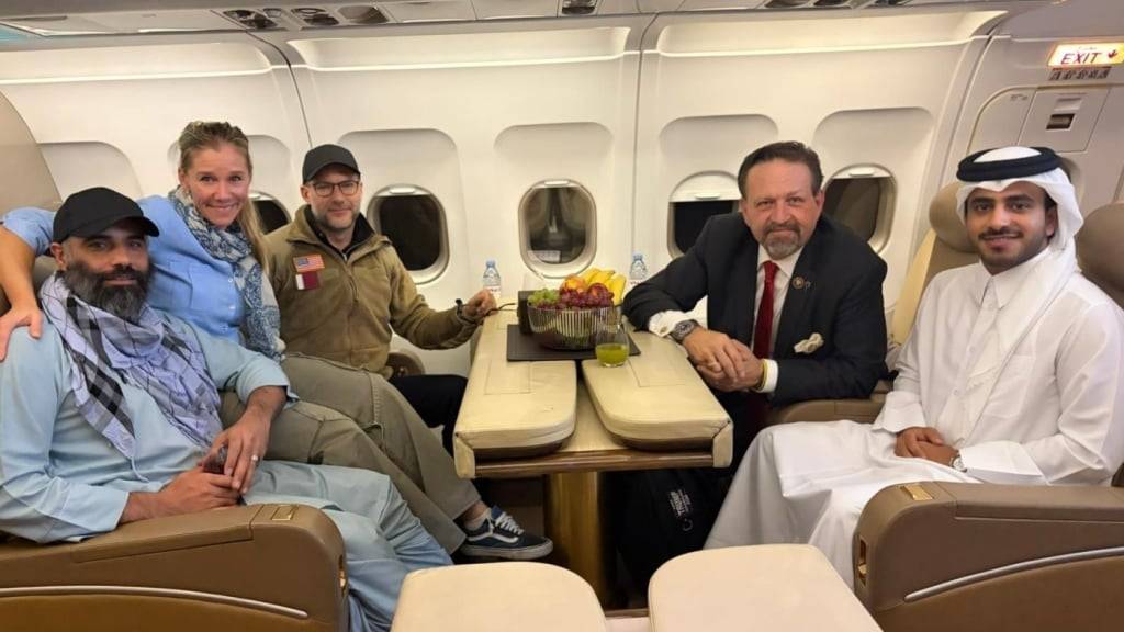 US-Bürger Amir Amiri (links) ist aus einem Gefängnis in Afghanistan entlassen worden.