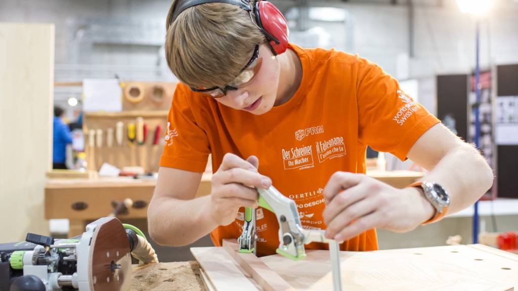 An der Zentralschweizer Bildungsmesse (Zebi) in der Messe Luzern können Jugendliche diverse Berufe kennenlernen. (Archivbild)