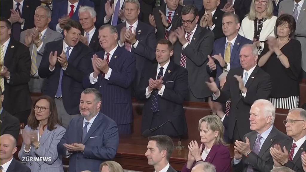 König Charles sorgt bei Staatsbankett für Lacher