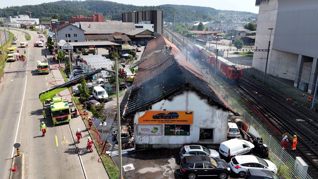 Gebäude in Winterthur gerät in Brand – hoher Sachschaden und ein Verletzer