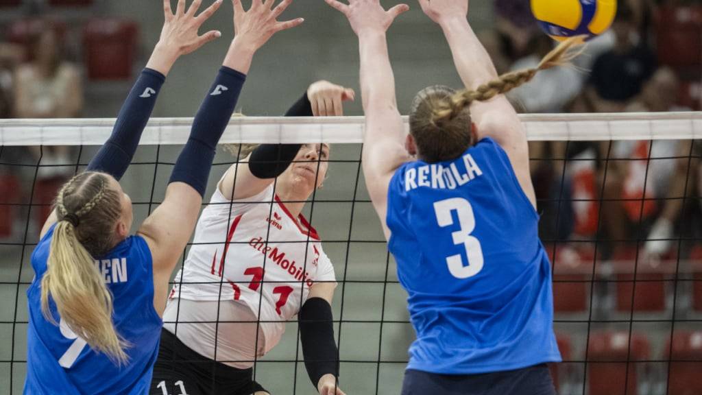Kein Durchkommen: Die Schweizer Volleyballerin Maja Storck scheitert am finnischen Block