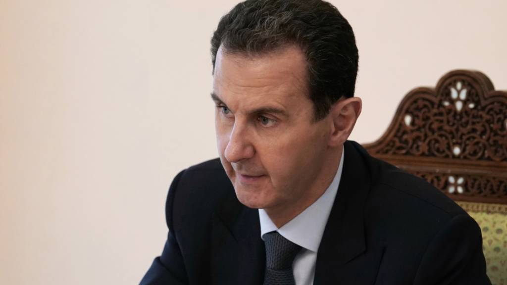 HANDOUT - Baschar al-Assad, Präsident von Syrien, nimmt an einem Treffen der Baath-Partei teil. Foto: -/SANA/dpa - ACHTUNG: Nur zur redaktionellen Verwendung und nur mit vollständiger Nennung des vorstehenden Credits