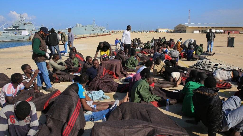Gestrandet in Tripolis: Laut dem deutschen Entwicklungsminister warten in Libyen bis zu 200'000 Flüchtlinge auf die Überfahrt nach Europa. (Archivbild)