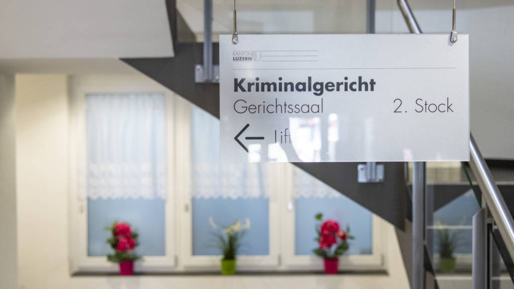 Der Eingangsbereich zum Gerichtssaal des Kriminalgericht Luzern an der Landenbergstrasse in Luzern. (Archivfoto)