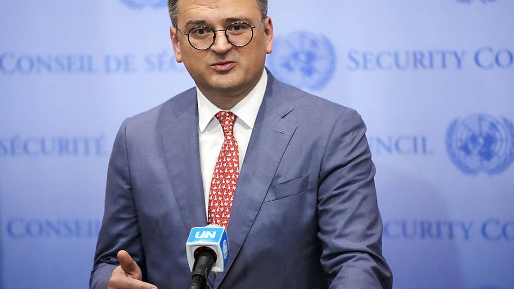 ARCHIV - Der ukrainische Außenminister Dmytro Kuleba, hier in New York, hat Frankreich vor dem Hintergrund des russischen Angriffskrieg für seine Hilfe gedankt. Foto: Mary Altaffer/AP/dpa