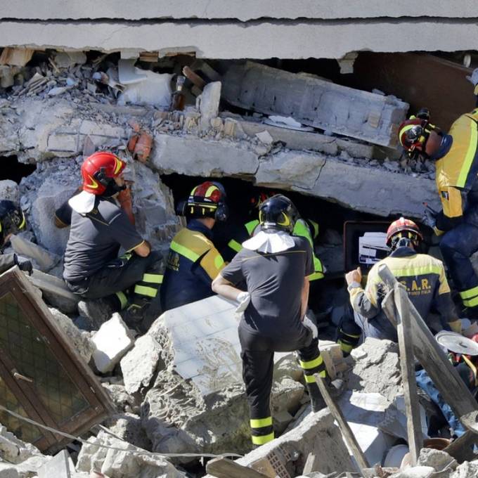 Zahl der Erdbeben-Toten in Italien steigt auf mindestens 250