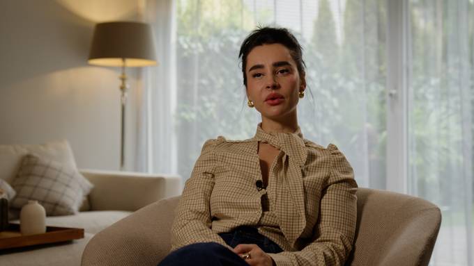 Sängerin Ilira Gashi hat Endometriose