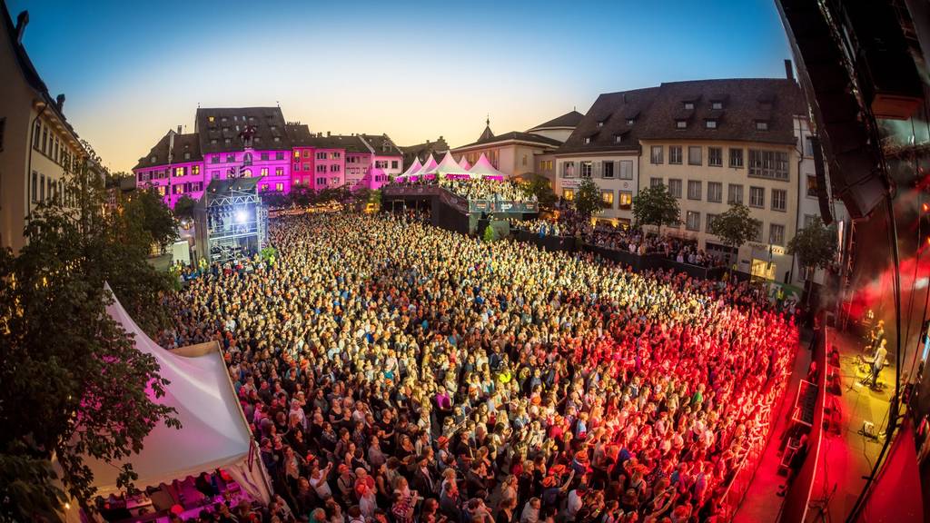 Bryan Adams spielt in Schaffhausen