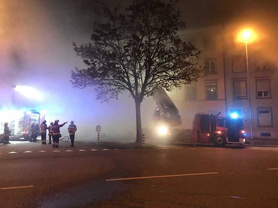 Six people died in the fire of the building.