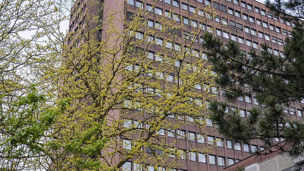 Der heutige Bau des Kinderspitals wurde 1971 eröffnet. Das neue Luzerner Kinderspital und die neue Frauenklinik werden derzeit gebaut und sollen 2026 betriebsbereit sein. (Archivbild)