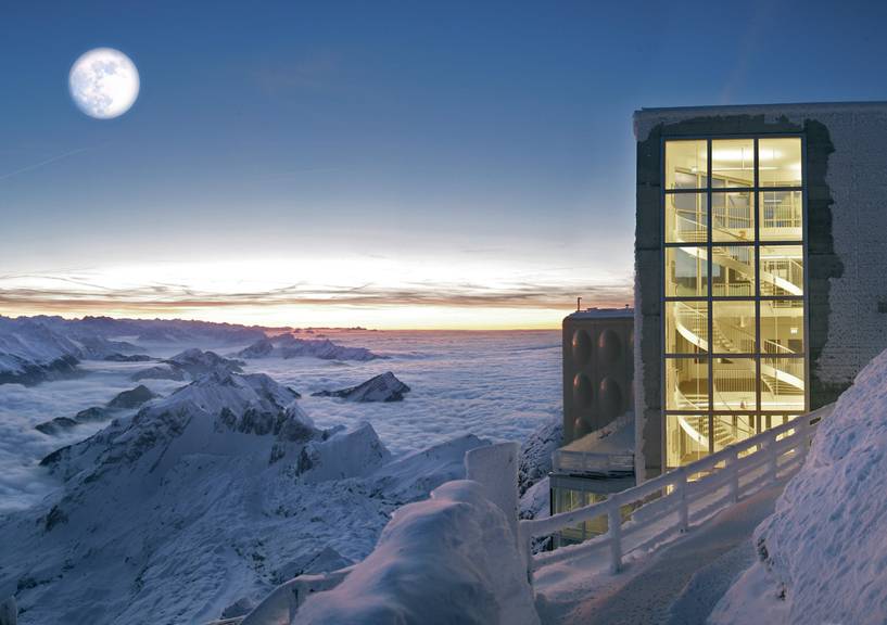 Säntis und Vollmond: Ein romantischer Freitagabend. (Bild: Säntis-Schwebebahn AG)