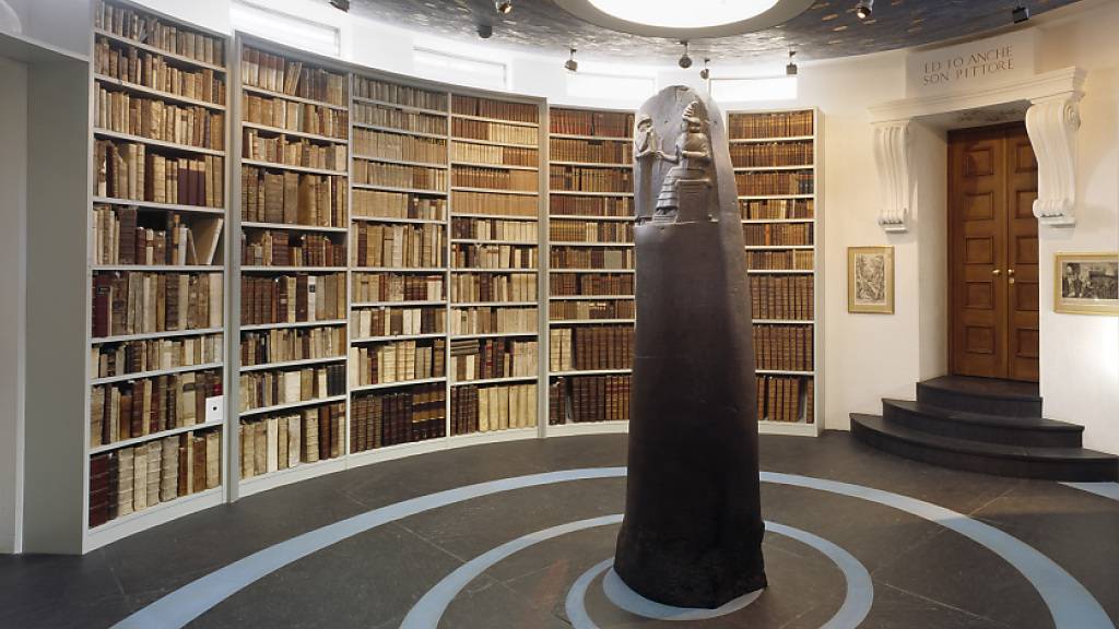 Die Forschungsbibliothek Werner Oechslins in Einsiedeln umfasst eine umfangreiche Büchersammlung. (Archivbild)