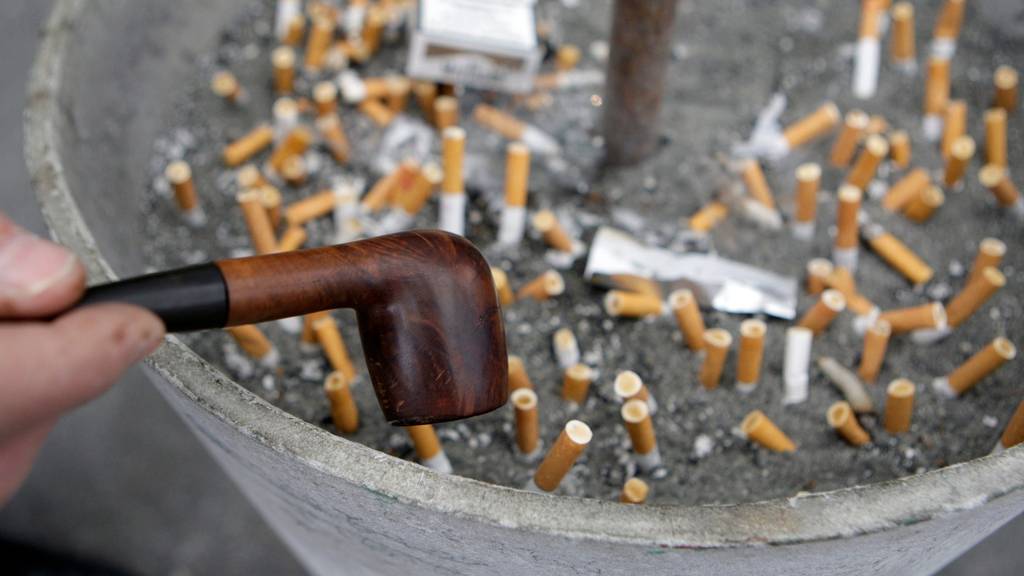 Kommission will Werbung für Tabakprodukte in Zeitungen und Internet zulassen