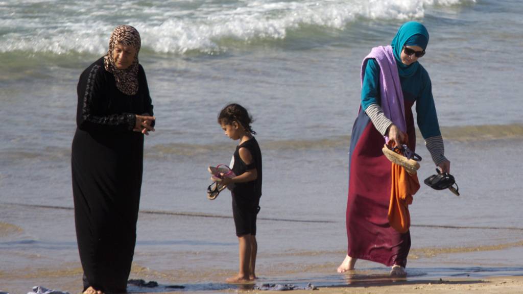 Genf verbietet indirekt das Tragen von Burkinis in Schwimmbädern