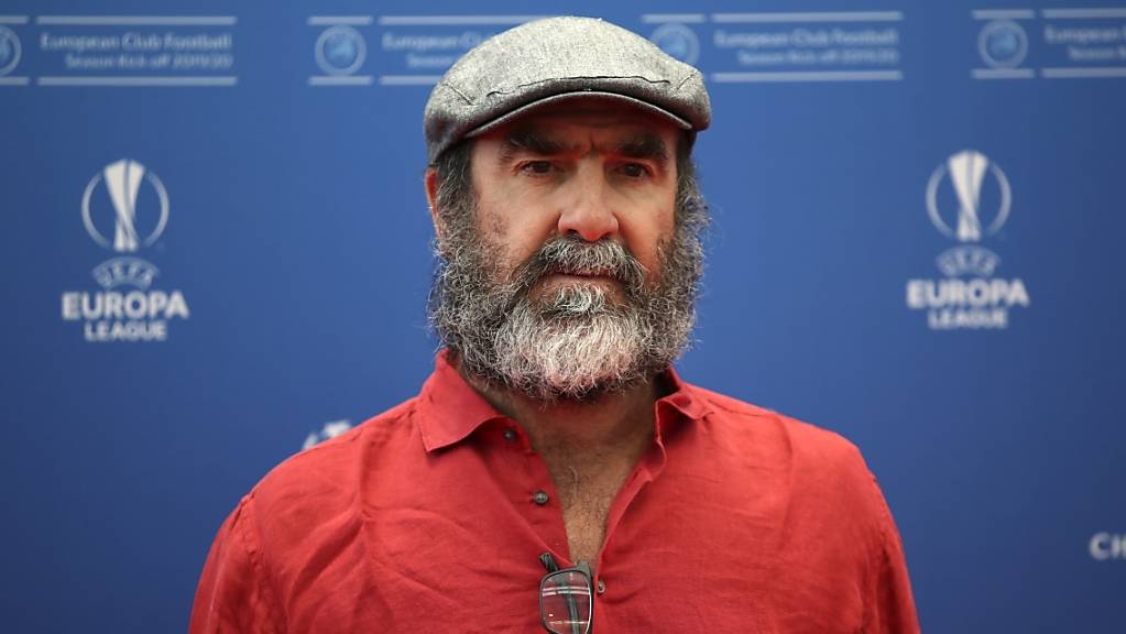 Mit Bart und ein paar Kilos mehr: Eric Cantona macht heute als Schauspieler eine gute Figur