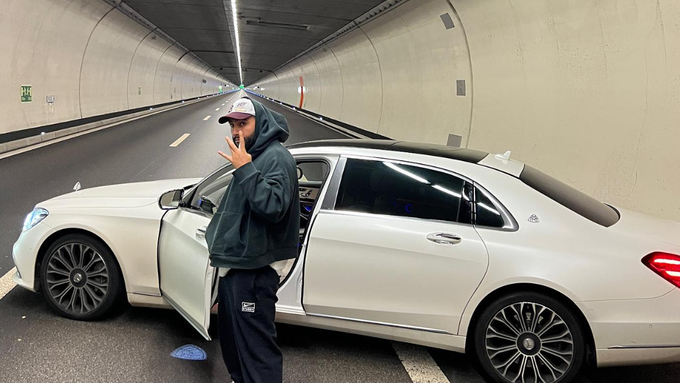 Rapper Samra (28) parkiert Auto mitten im Uetlibergtunnel
