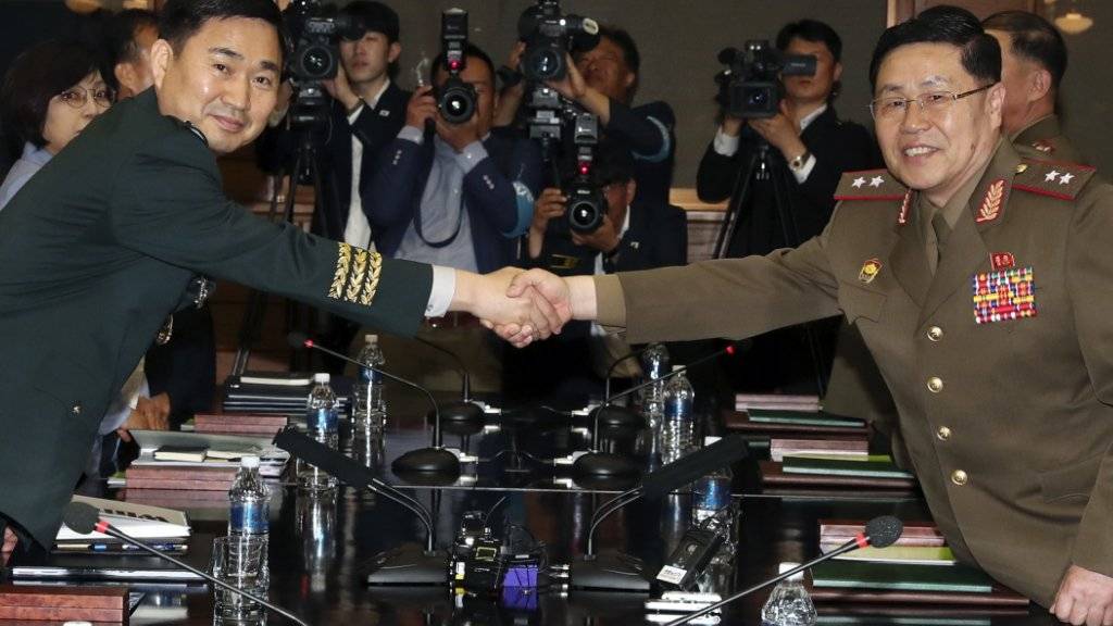 Hochrangige Militärvertreter Nord- und Südkoreas haben am Donnerstag erstmals seit rund zehn Jahren wieder Gespräche aufgenommen.