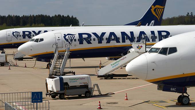 Ryanair streicht wegen Coronakrise Fluggastziel zusammen
