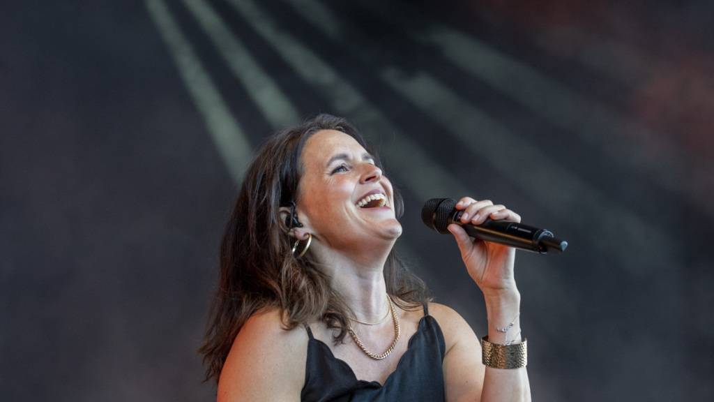 Die Schweizer Sängerin Caroline Chevin, hier bei einem Auftritt anlässlich des 25-Jahr-Jubiläums des KKL Luzern, wird auch am Stimmen Festival Ettiswil ein Konzert spielen.