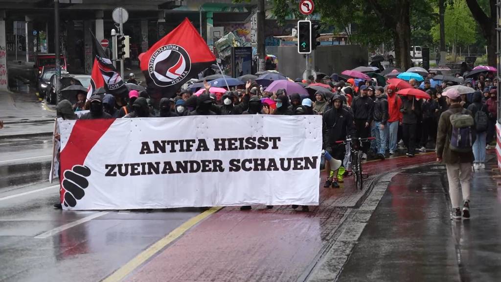 200 Personen demonstrieren in Bern gegen Antifa-Verbot