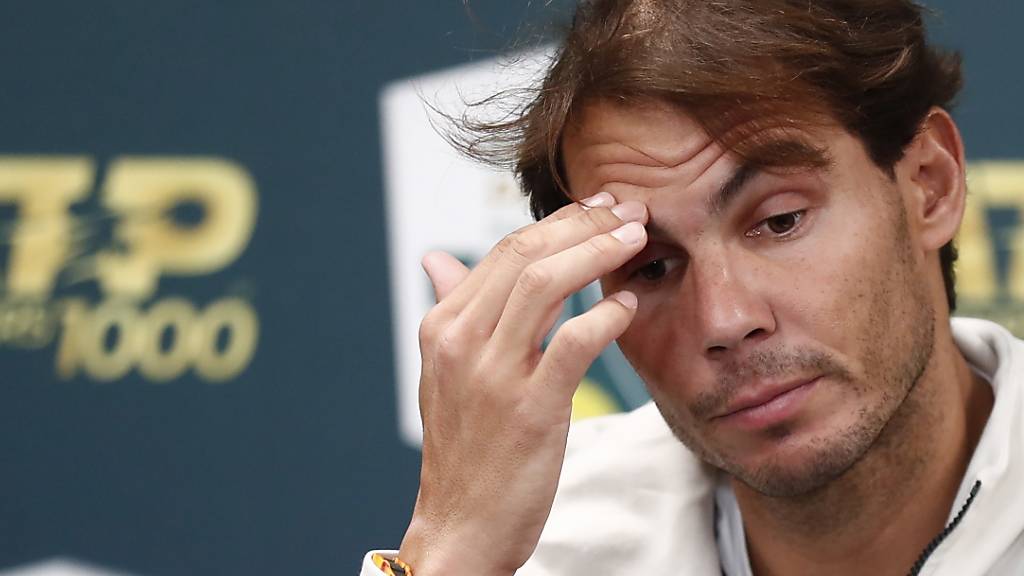 Sorgenfalten: Für Rafael Nadal wird es ein Rennen gegen die Zeit, um bis am Montagabend fit zu werden