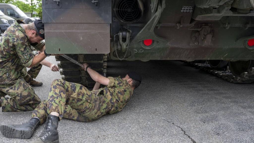 Der Bundesrat ist bereit, den Erwerbsersatz für den Dienst in der Armee zu überprüfen und falls nötig anzupassen. (Archivbild)
