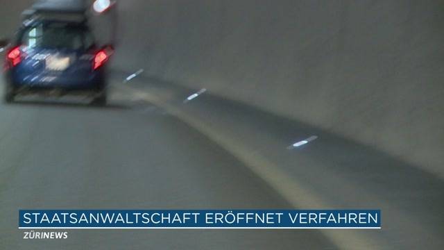 Nach Fall aus fahrendem Auto