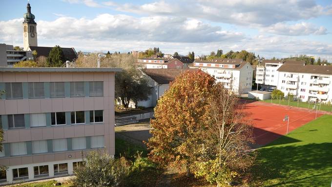 Zwei Schulklassen sitzen während Ferien in Quarantäne