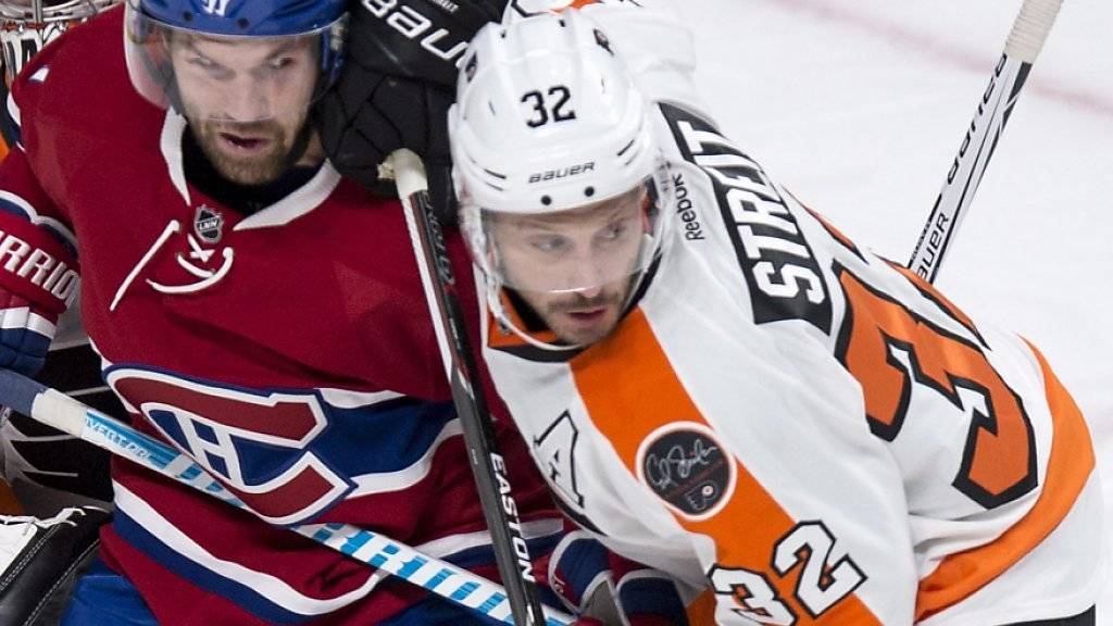 Mark Streit (ganz) rechts verliert mit den Philadelphia Flyers gegen die Montreal Canadiens