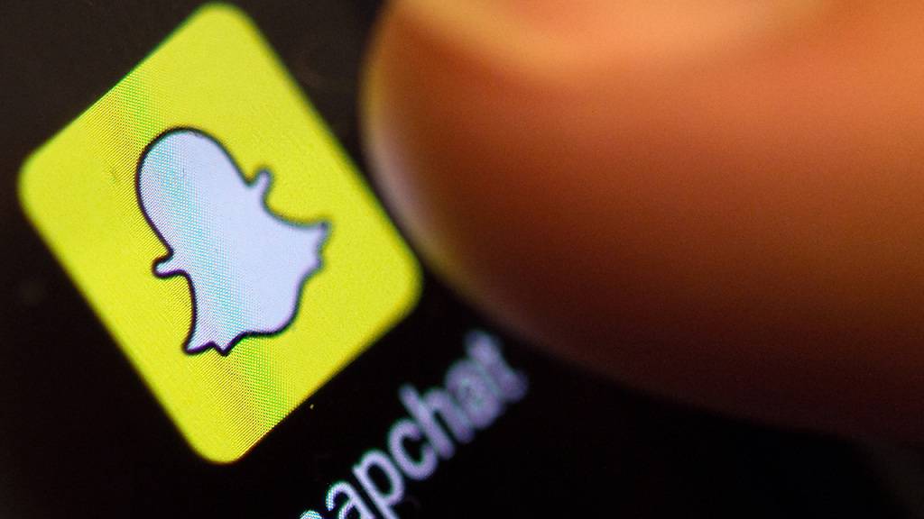 Die Macher der Foto-App Snapchat haben die Börse mit ihrem Geschäftsausblick schwer enttäuscht. Die Aktie brach im nachbörslichen Handel am Dienstag zeitweise um mehr als 17 Prozent ein. (Archivbild)