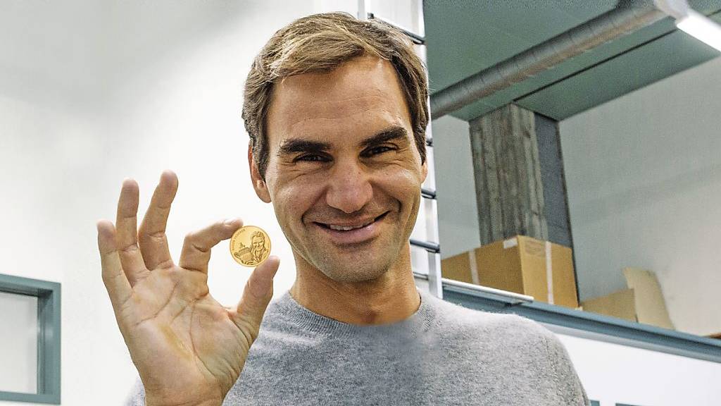 Neu in Gold: Roger Federer mit «seiner» 50-Franken-Goldmünze.