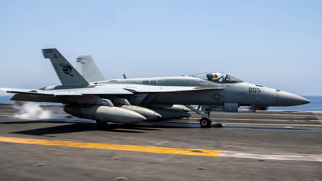HANDOUT - Ein F/A-18E Super Hornet-Kampfflugzeug der U.S. Navy. Foto: Mc3 Nate Jordan/U.S. Navy/Planet Pix via ZUMA Press Wire/dpa
