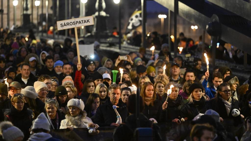 Demonstration in Ungarn nach Bekanntwerden von Missbrauchsfällen