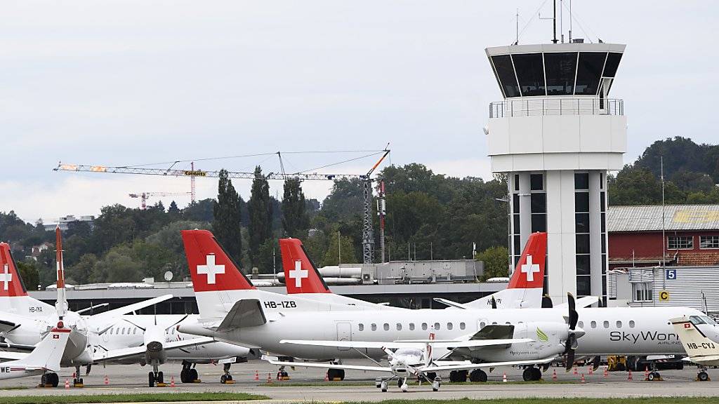 Am Boden: die Berner Regionalfluggesellschaft Skywork ist Pleite. Für gestrandete Passagiere bieten vier Fluggesellschaften nun vergünstigte Rückflüge an.