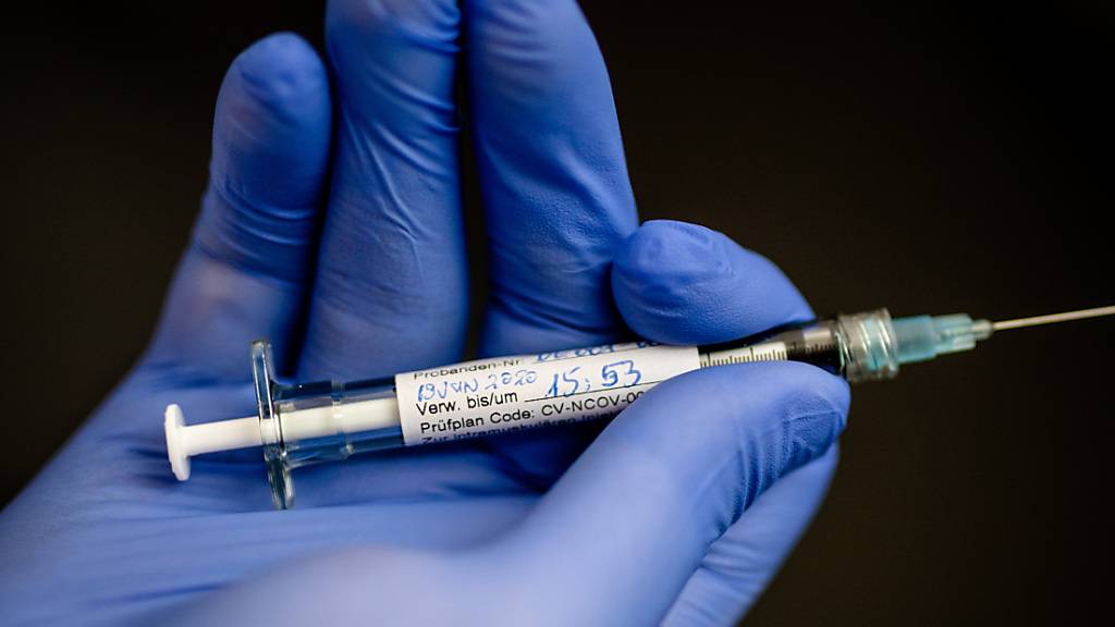 Die Tübinger Biotechfirma Curevac gibt seinen Corona-Impfstoffkandidaten auf und zieht das Mittel aus dem laufenden Zulassungsverfahren zurück. (Archivbild)