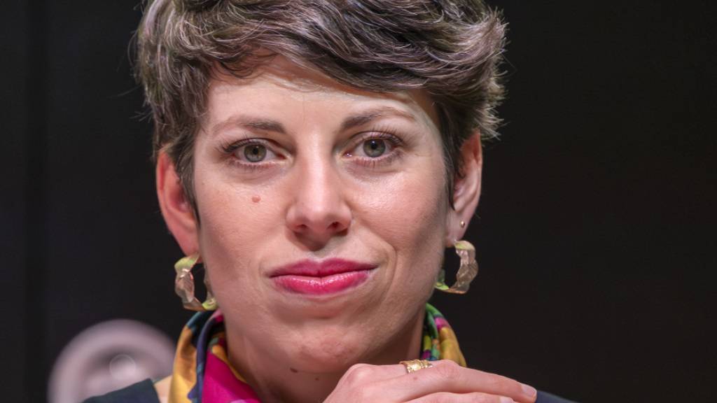 Klimapolitik: Mazzone greift Bundesrat Rösti an und fordert Plan