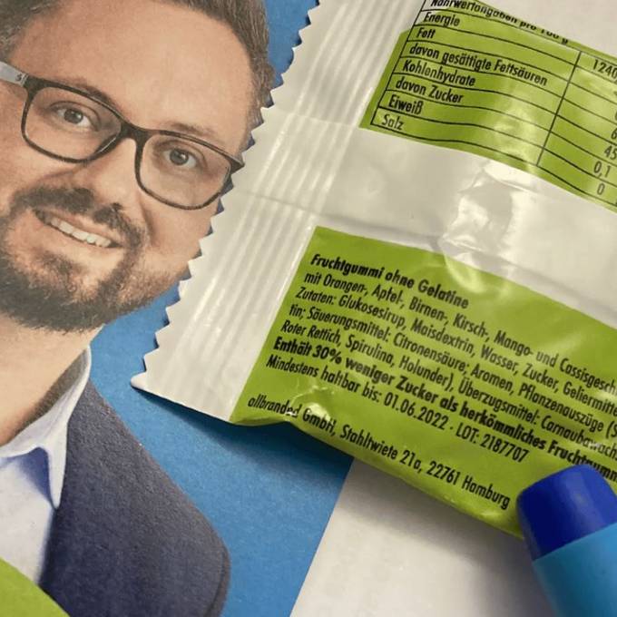 GLP-Politiker verteilt abgelaufene Gummibärli